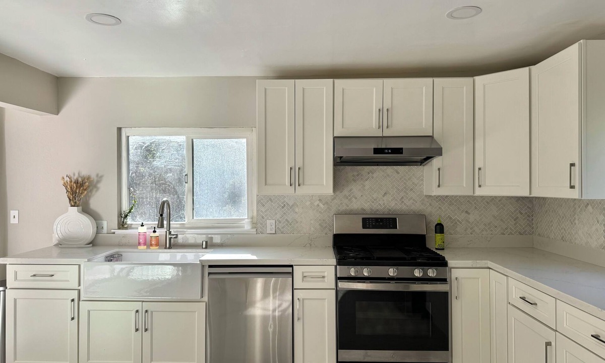 Orinda Condo | Modern Mountain Retreat