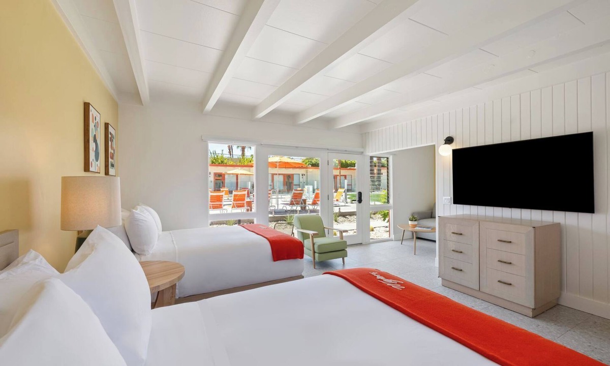 Palm Desert Hotel | Mojave Resort - Adults Only
