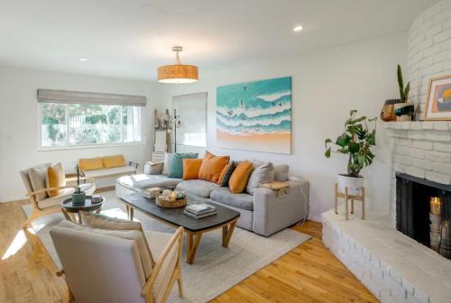 Mescal Corridor NW House | Monterey Bay 4BR 3BA: Hot Tub, Near Beaches & Golf