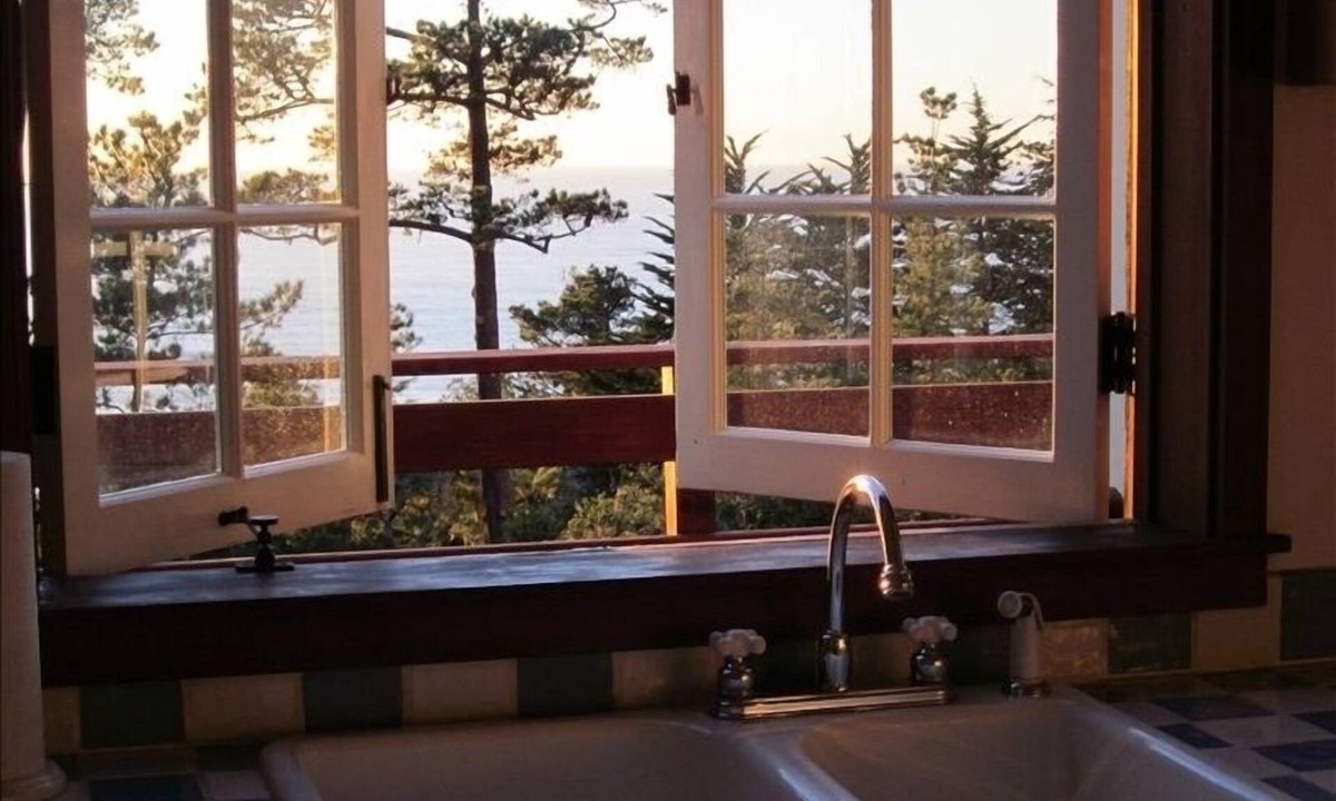 Carmel Highlands Cottage | Monthly Booking - Ocean View French Country Cottage, Charming & Tranquil, Beach!