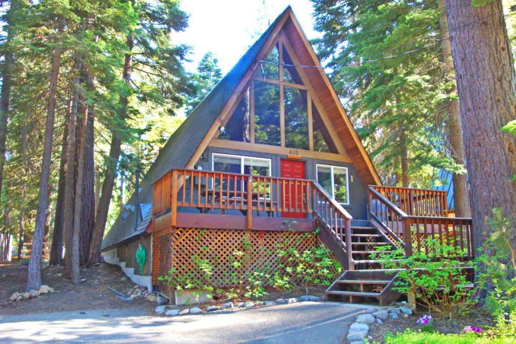 Sunnyside House | Morte House - WALK TO LAKE