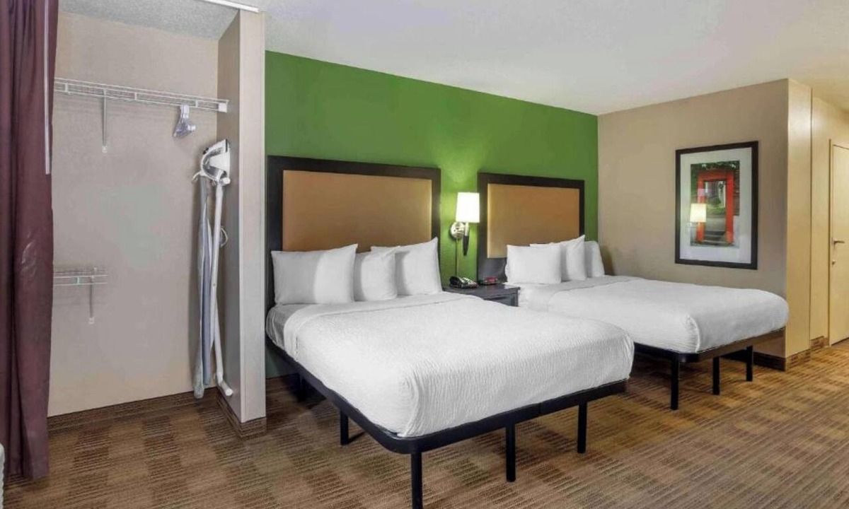 Sacramento Hotel | Motel 6 Extended Stay Sacramento Arden Way CA
