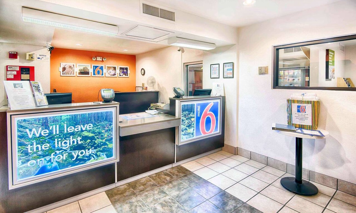 Mammoth Lakes Hotel | Motel 6 Mammoth Lakes, CA