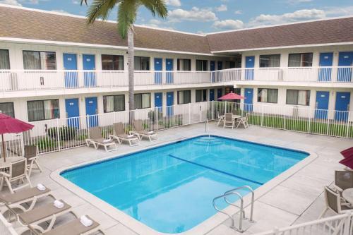 Pismo Beach Hotel | Motel 6-Pismo Beach, CA