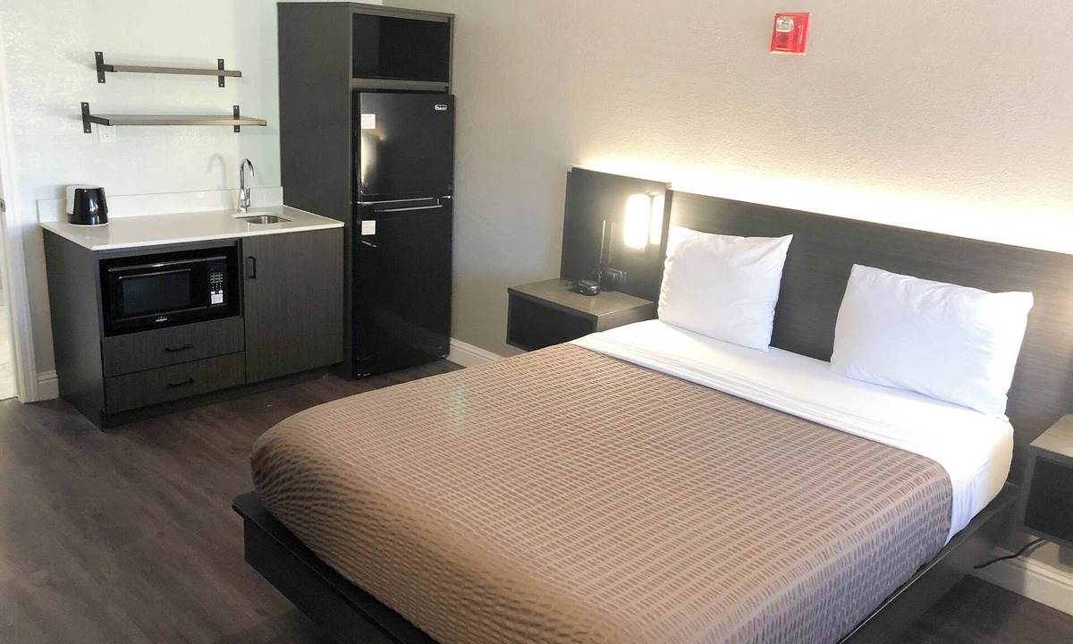 South Natomas Hotel | Motel 6 Sacramento, CA - Natomas & SMF Airport