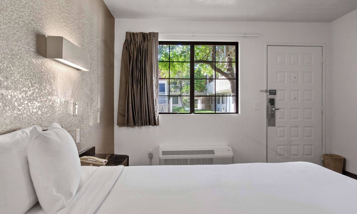 San Luis Obispo Hotel | Motel 6 San Luis Obispo, CA - South