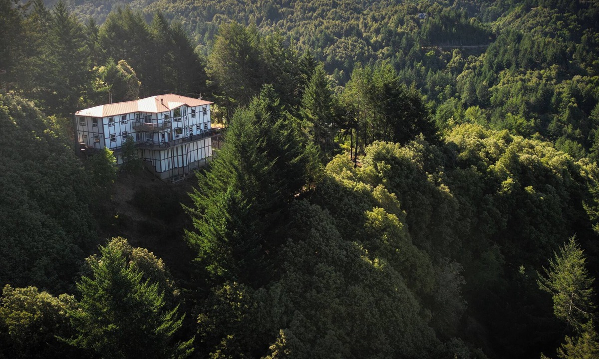 Shelter Cove House | Mountain Azure Shelter Cove - Lost Coast Ocean View, Sleeps 16, Retreats