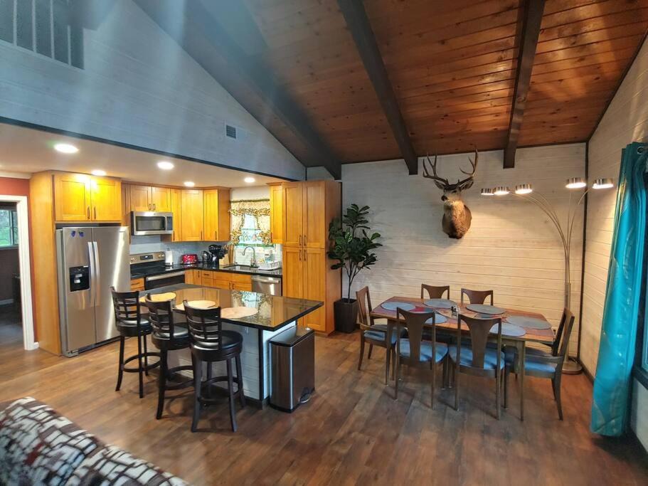 Groveland House | Mountain Cabin near Yosemite