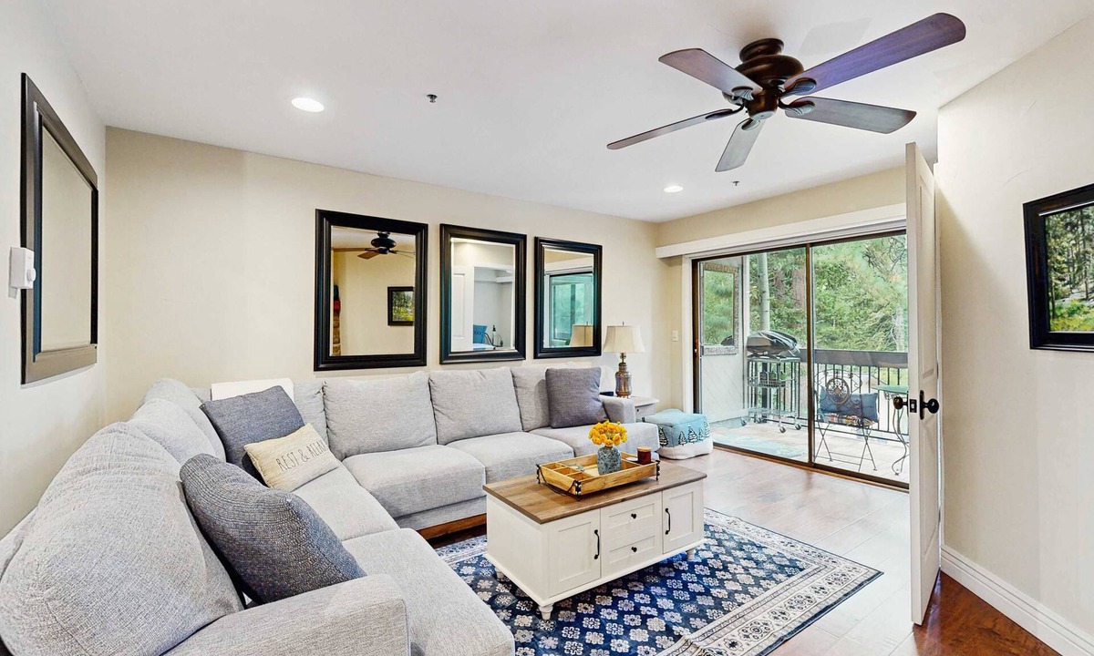 Incline Village Condo | Mountain Retreat: Cozy condo at Ski Way Ridge for your Lake Tahoe escape