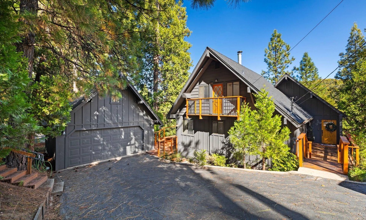 Twain Harte House | Mountain Retreat w/Hot Tub, Deck & Forest Views