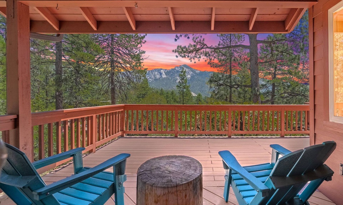 Idyllwild Cabin | Mountain View: Gorgeous Views, AC, Jacuzzi bathtub!