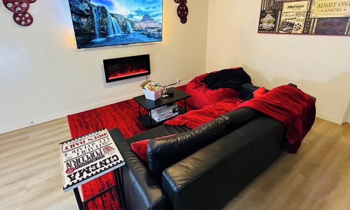 Midtown Sacramento Apartment | Movie Lover’s Themed Home! Queen suite + Snacks Included + HUGE TV!