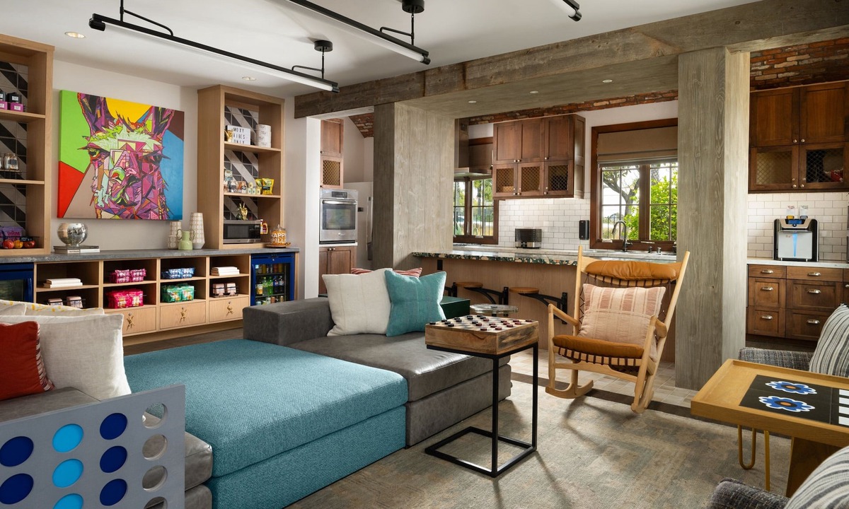 Lower State Hotel | Moxy Santa Barbara