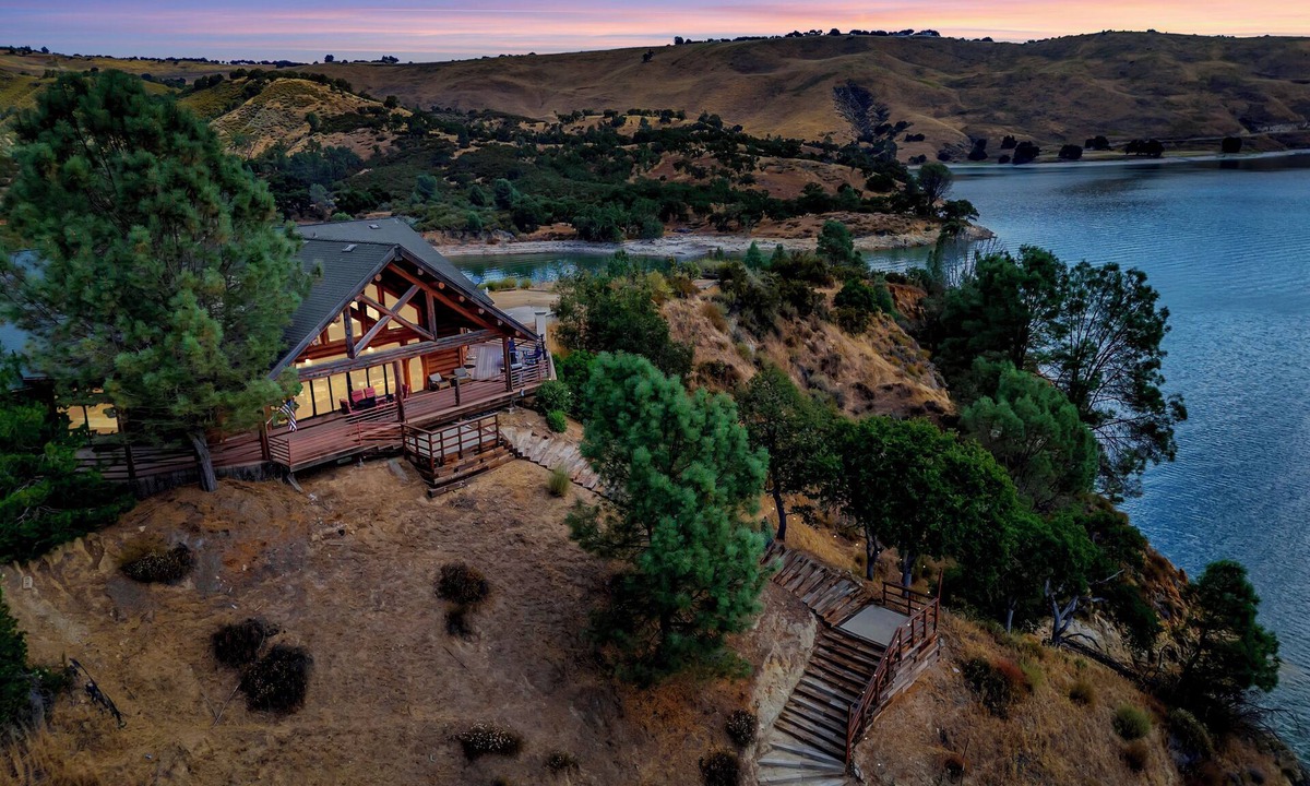 Bradley House | Nacimiento Lake Retreat: Private Dock & Epic Views