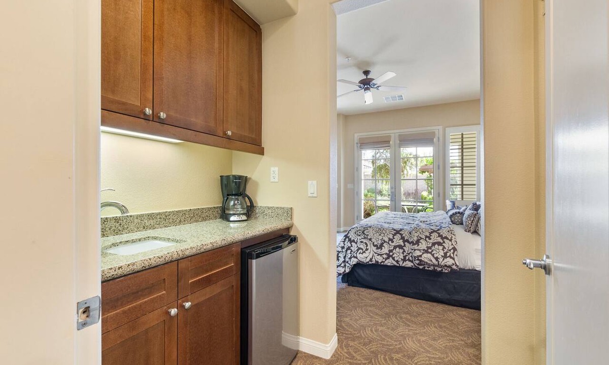 La Quinta Condo | Near Pool! Deluxe King Casita, Pet Friendly! - (C72)