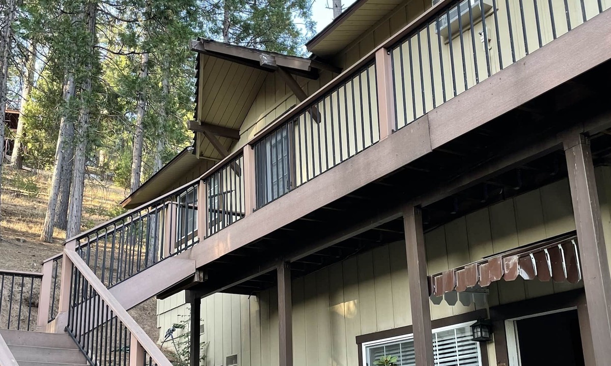 Groveland Cabin | Near Yosemite. Cabin a Good Time-Pine Mountain Lake