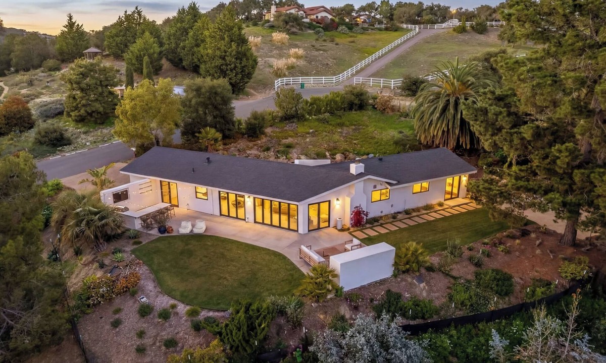 Arroyo Grande House | NEW! Arroyo Grande Wine Country Retreat. Views, outdoor fireplace and barbecue.