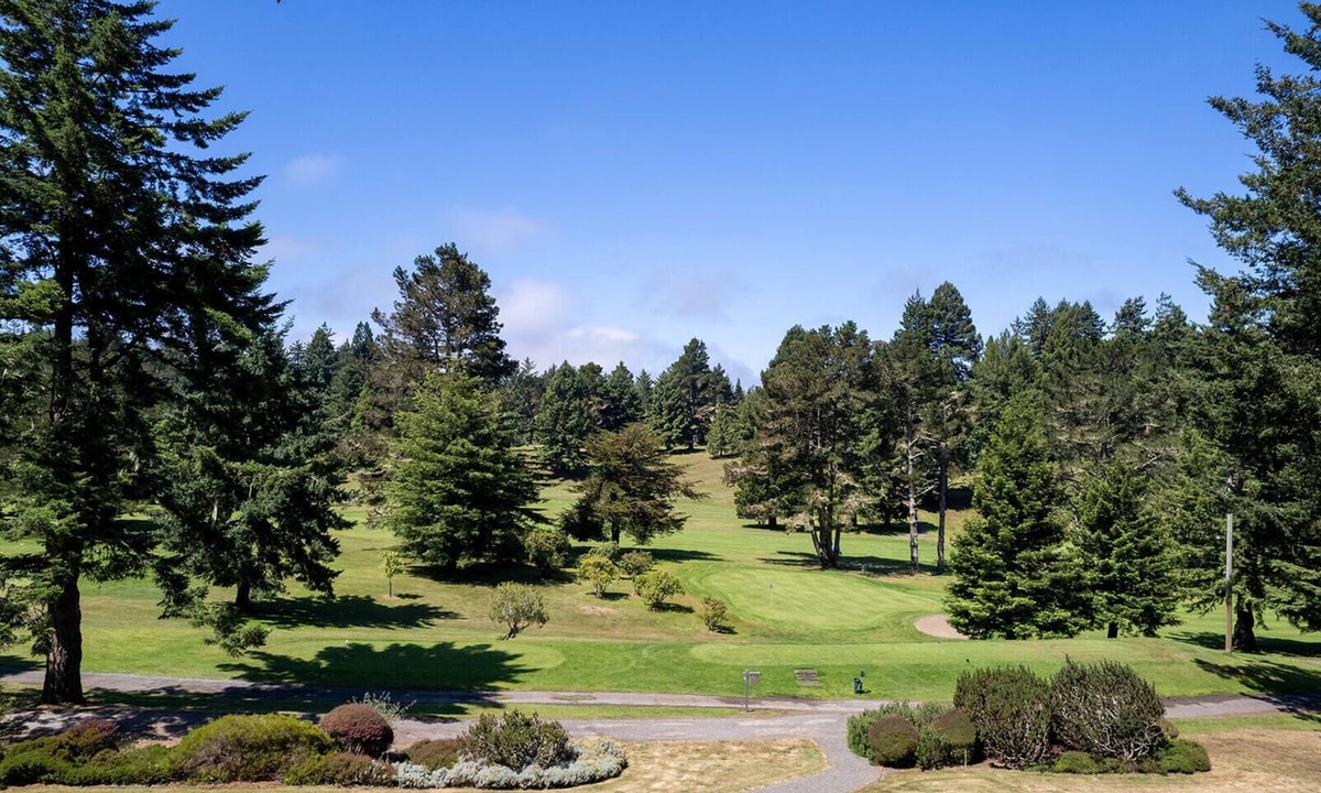 Jacoby Creek House | 🌲🌳New Listing! Gorgeous Golf Course Views, Lovely Spacious and Private home!