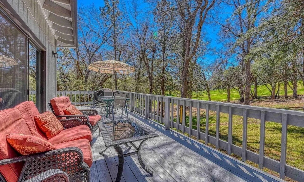 Groveland Cabin | NEW Mountain Escape on Golf Course - 24mi to Yosemite