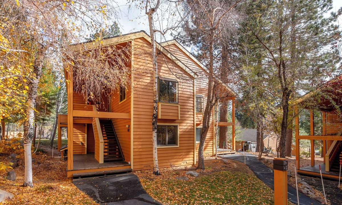 Incline Village Condo | New renovated McCloud Condo in the middle of Town