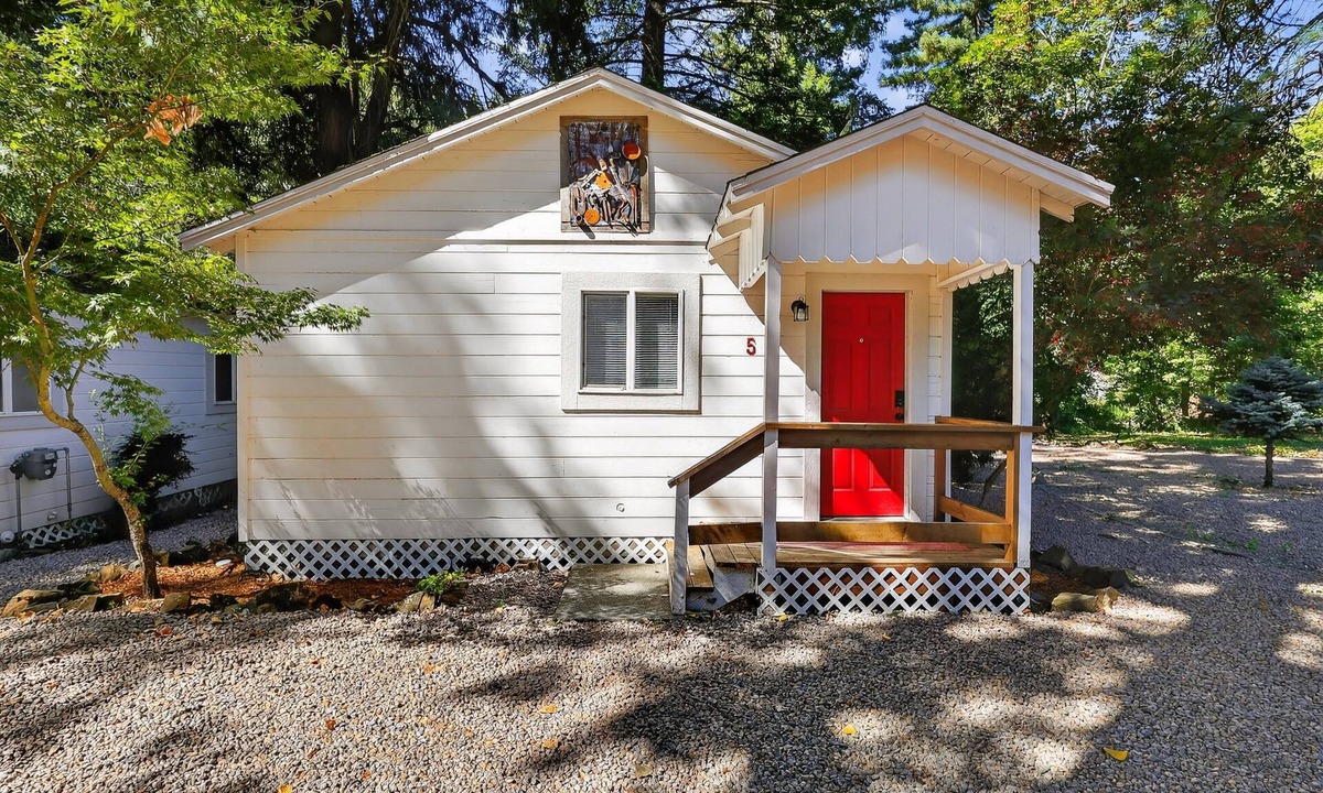 Cobb Cabin | NEW! Rouge Cobb Mountain Hotel - Cabin 5