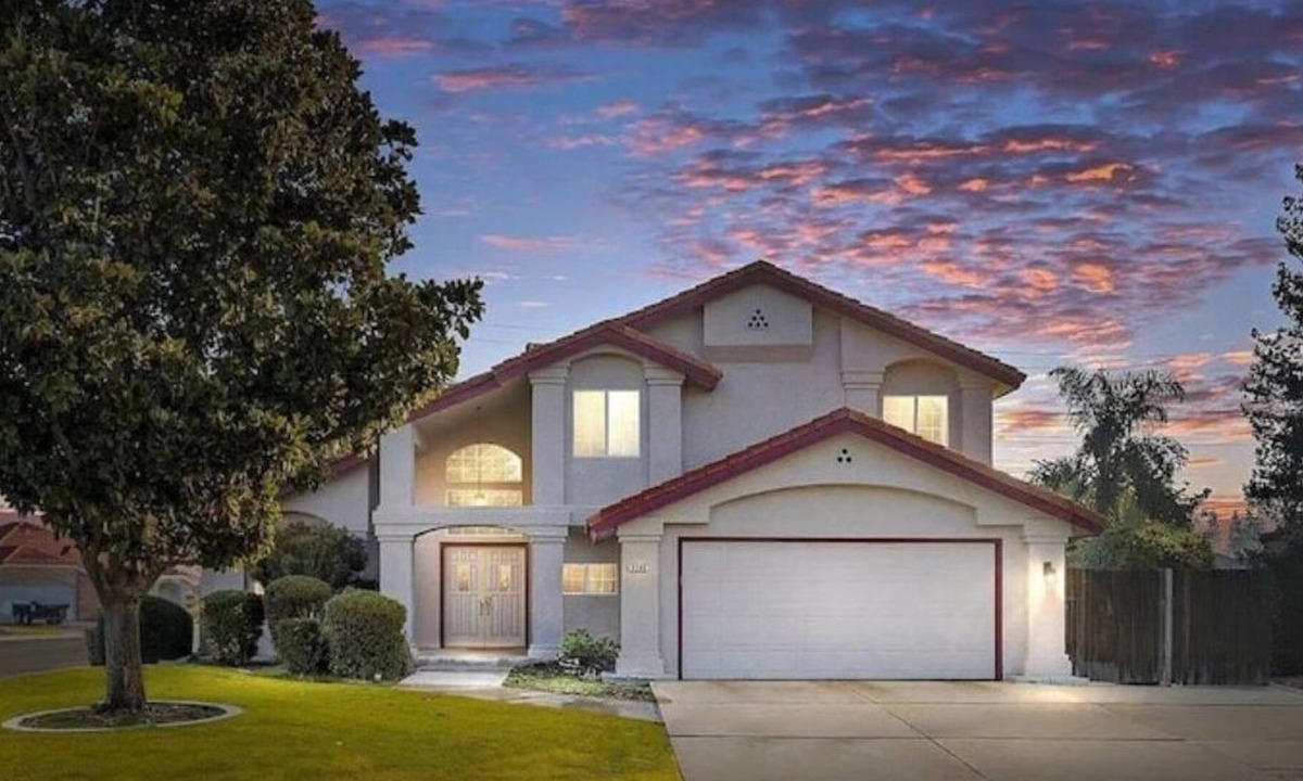 Greenacres House | New! Spacious 3K sq ft 4BD/3Bath + Pool