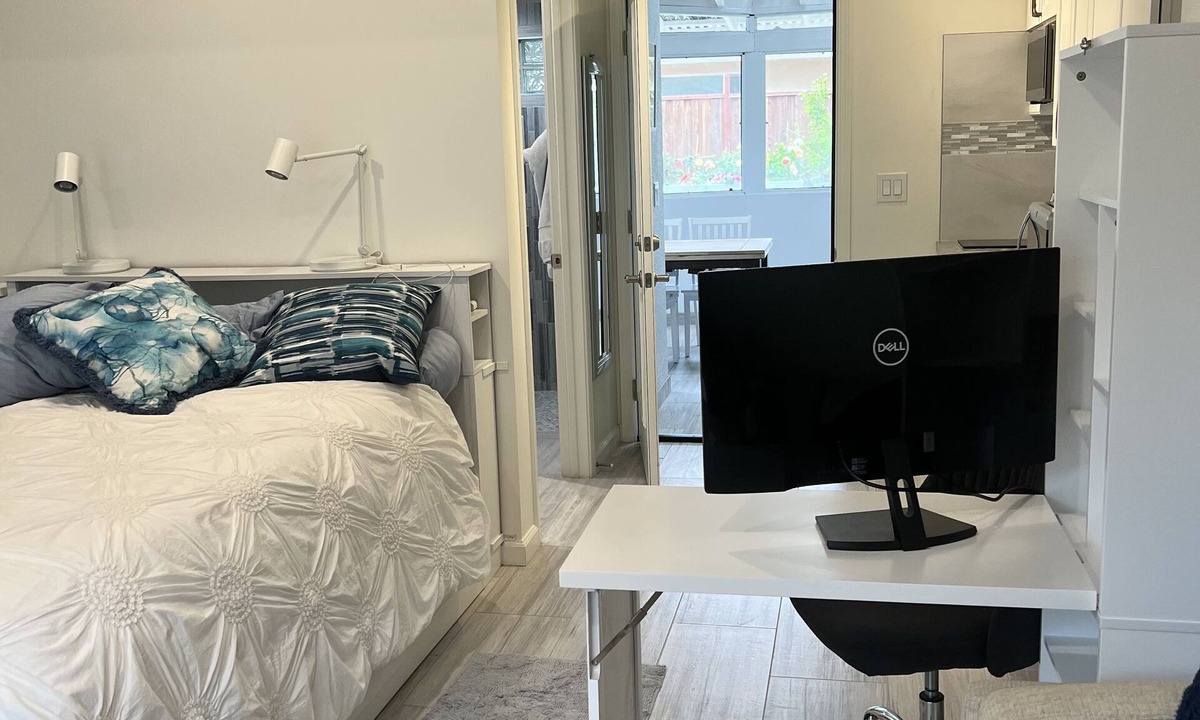 Westside Santa Cruz Apartment | New Studio ADU on Lighthouse Field Easy Walk to the Beaches