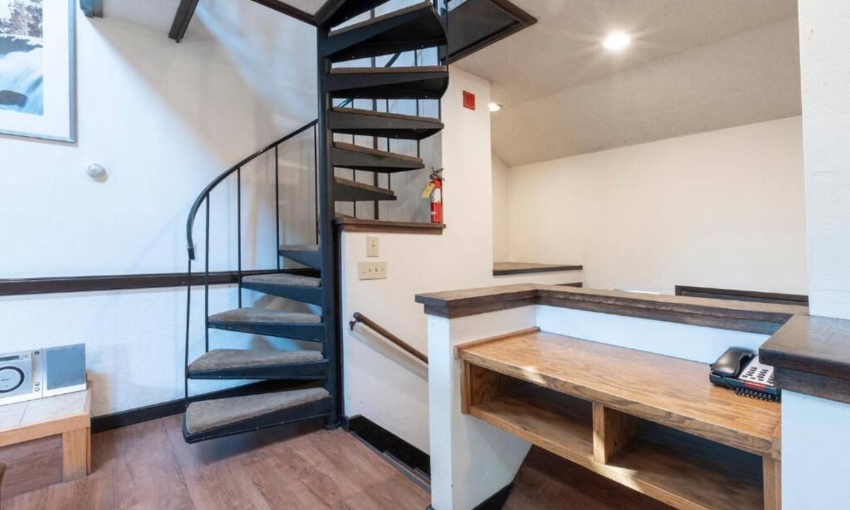 Incline Village Resort | New Year’s Eve 2026! 2BR+Loft at Club Tahoe – Sleeps 6, Fireplace & Hot Tub