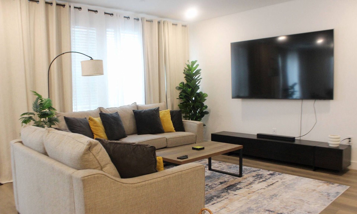 Lathrop House | Newly built 5-bedrm 3 bath home in great location lots of indoor-outdoor space