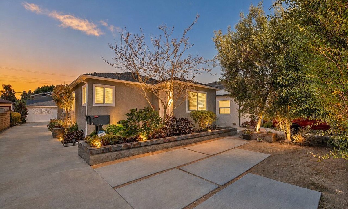 Clarkdale House | Newly Remodeled and Furnished 3BR Culver City