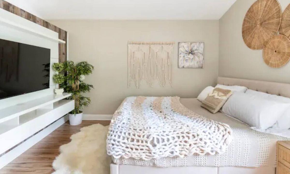 Raisin House | Newly Remodeled COZY home in Fresno's most desirable locations.