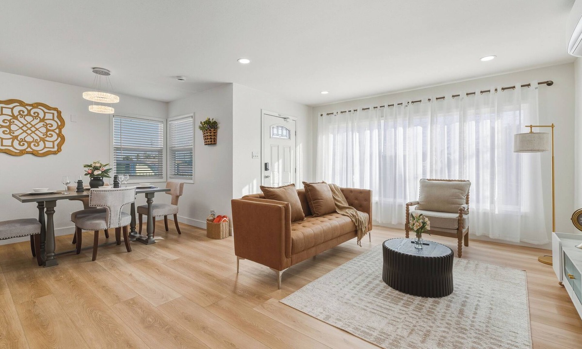 Montclair House | Newly Renovated 2BR 1BA Near Park & Airport 3 Beds Montclair