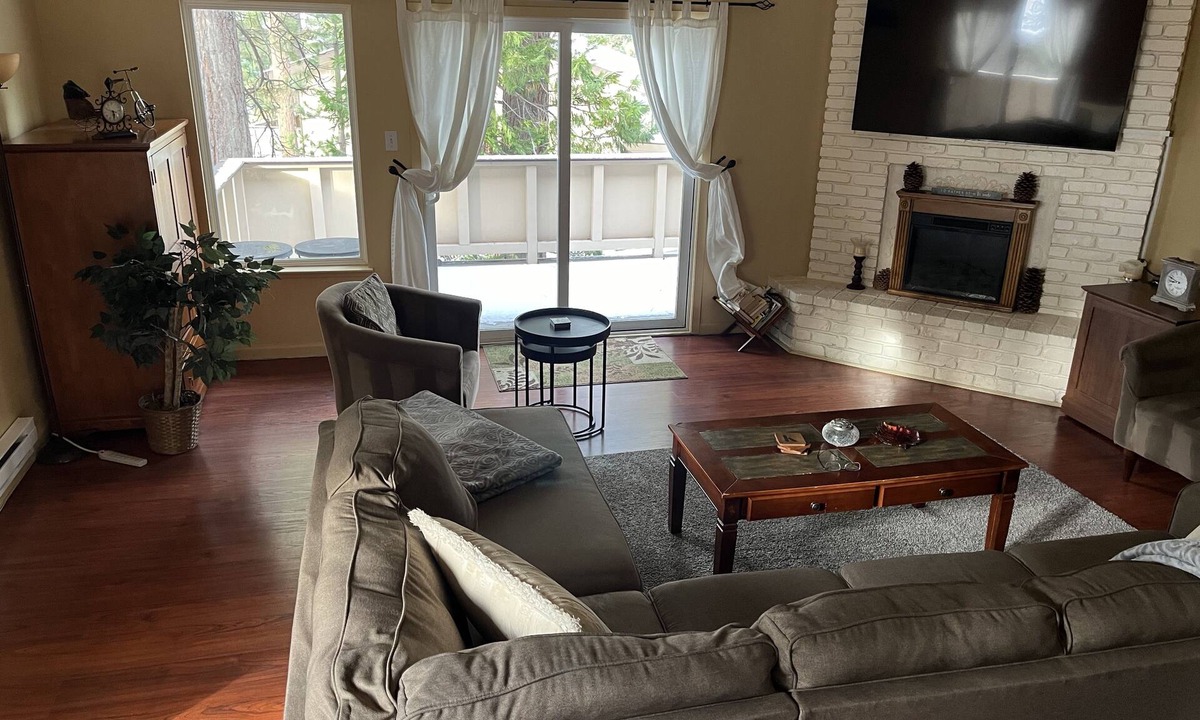 Incline Village Condo | North Tahoe Diamond, near diamond peak ski resort, Hyatt casino & lake