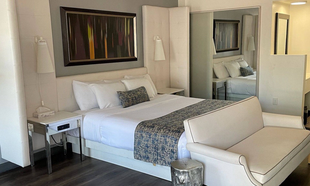Encino Hotel | Oak Tree Inn
