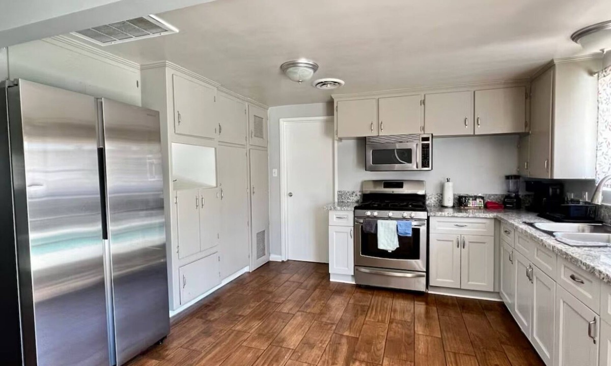 Bakersfield House | Oasis Home
