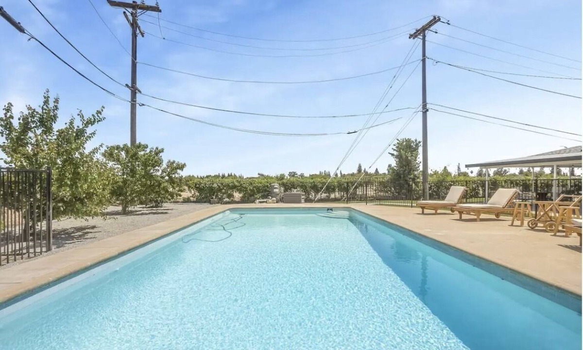 Clovis House | Oasis in ❤️ of Clovis with Pool