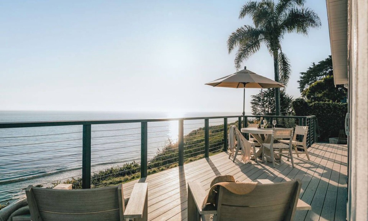 West Mesa House | Ocean Views Stun at this Coastal Water's Edge Home