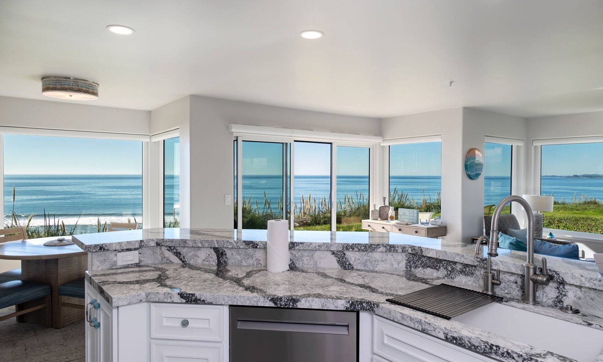 Rio del Mar Apartment | Oceanfront Luxury on the Seascape North Bluff-2/2
