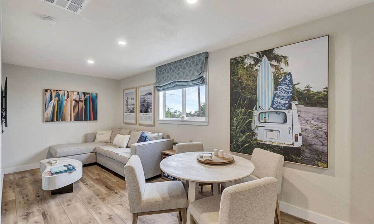 San Clemente Apartment | ON Avenida Del Mar- Heart of Downtown- 10 minute WALK to the Pier! Parking!