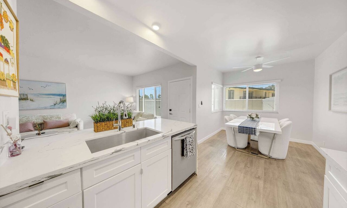 Southwood Riviera Apartment | One Lux Stay Coastal 2BR Retreat Near the Beach