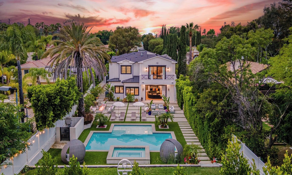 Tarzana House | Otis Ave - Modern Farmhouse Retreat w/Pool, Spa & Luxe Interiors