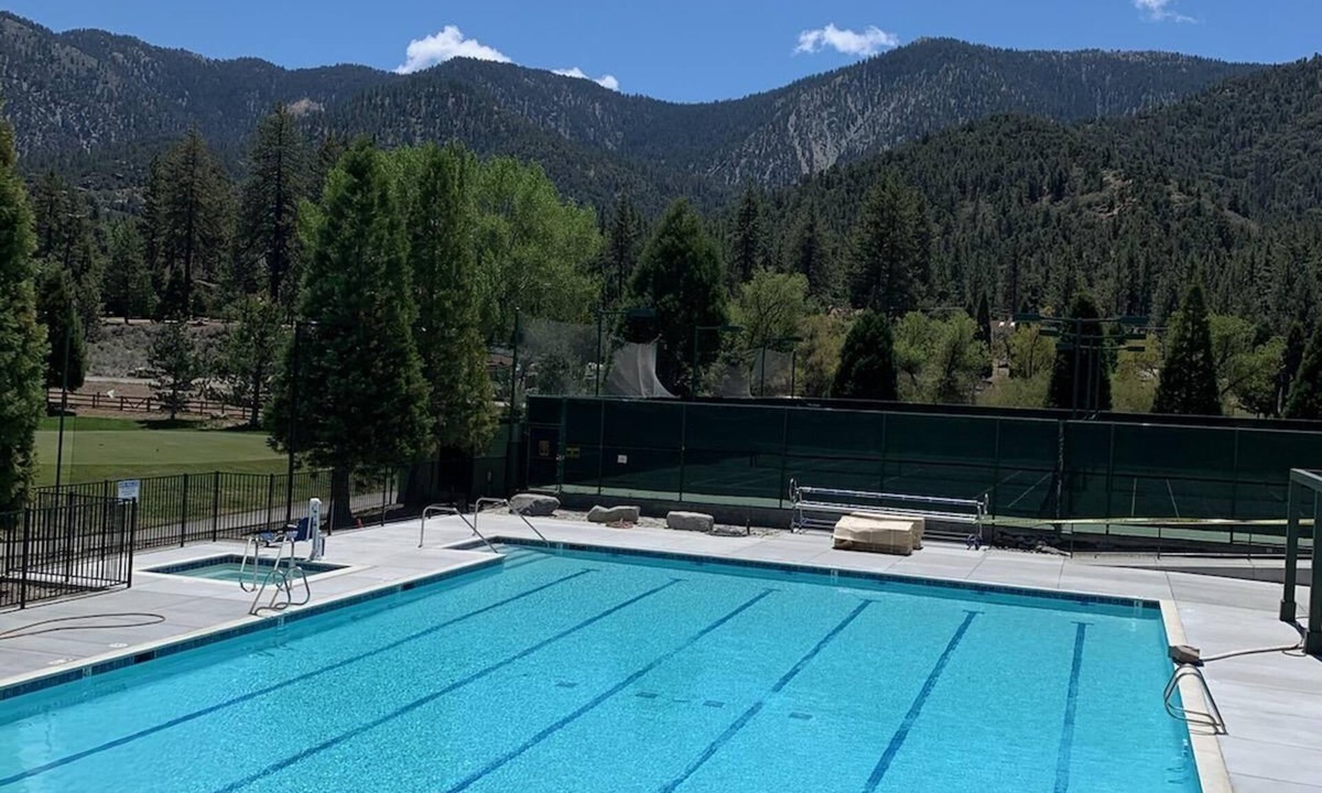 Pine Mountain Club Cabin | Our August discounts just for you! The pool is open. We have peace and quiet.