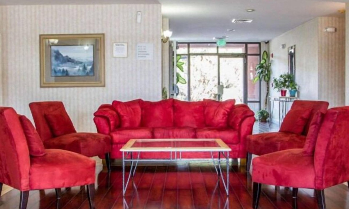 Watsonville Hotel | Pacific Coast Inn