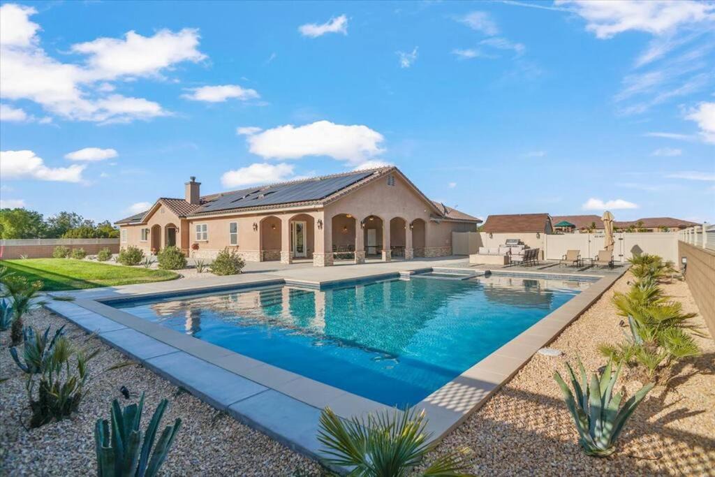 Palmdale Villa | Palmdale Paradise Palace / Special Event Venue