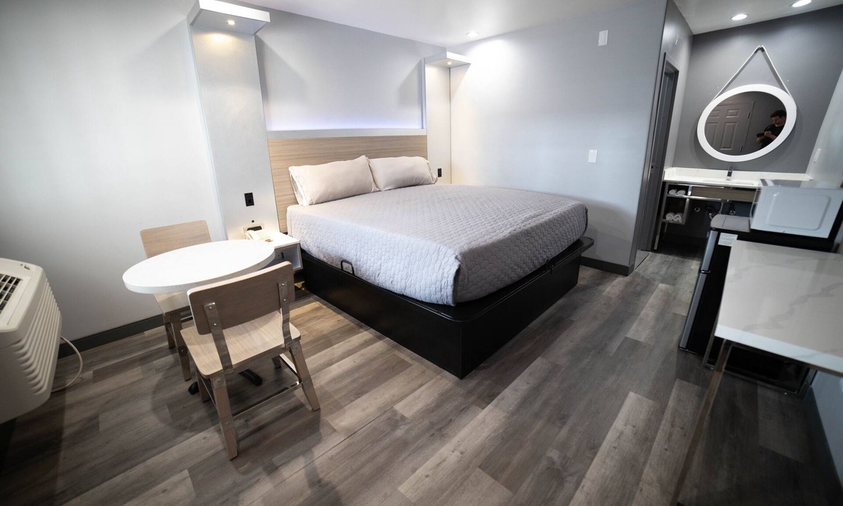 El Rancho Hotel | Palms Motel