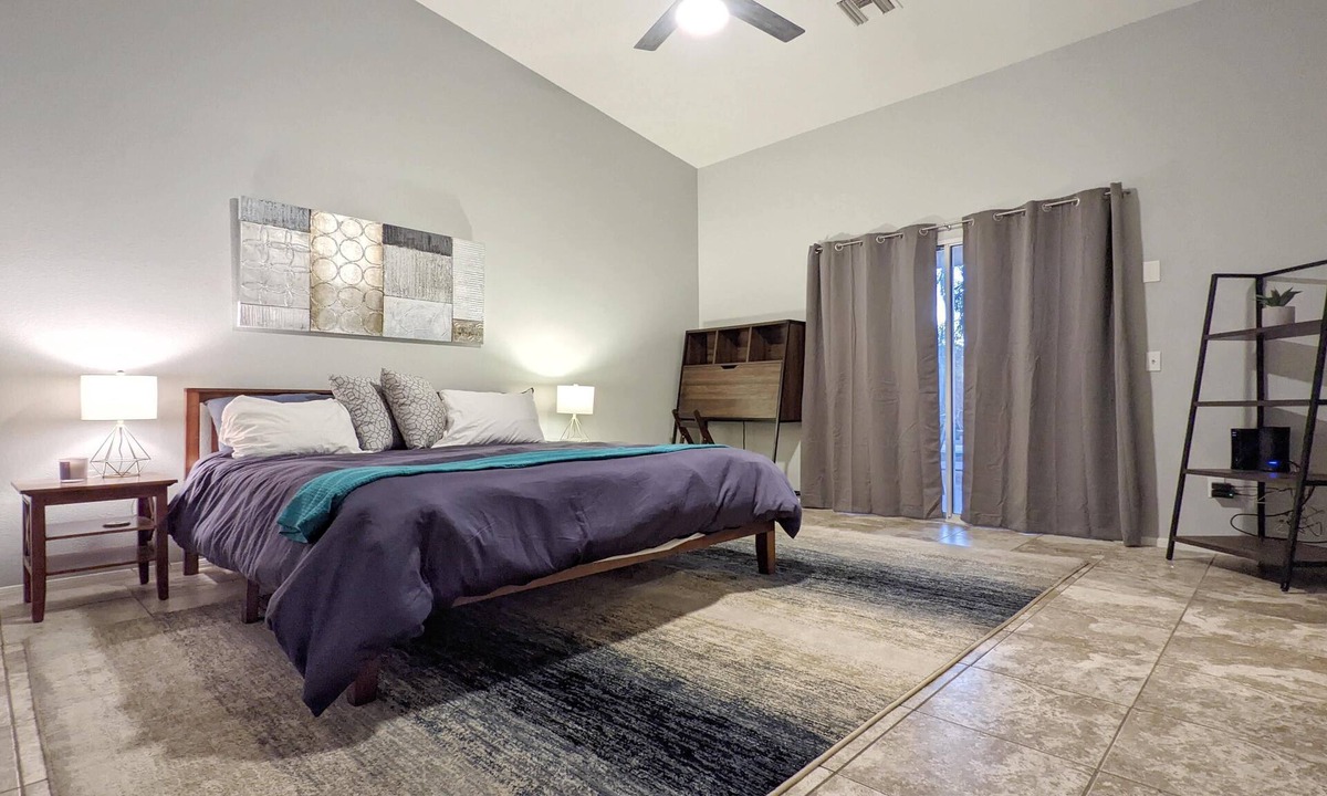 Desert Hot Springs House | Paradise 15 min to Everything! 🌅 Huge Backyard, Pool+Spa, 4 Bedrooms