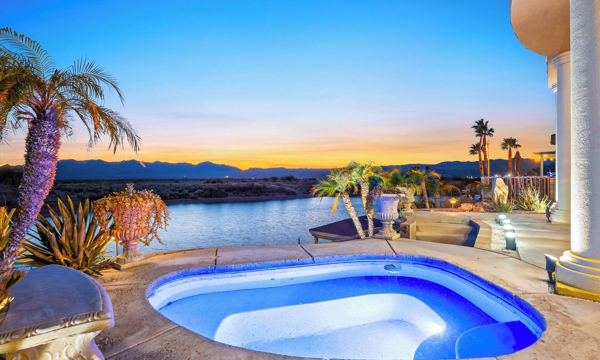 Bullhead City House | Paradise Riverfront Home with Spa and Dock Sleeps 16+