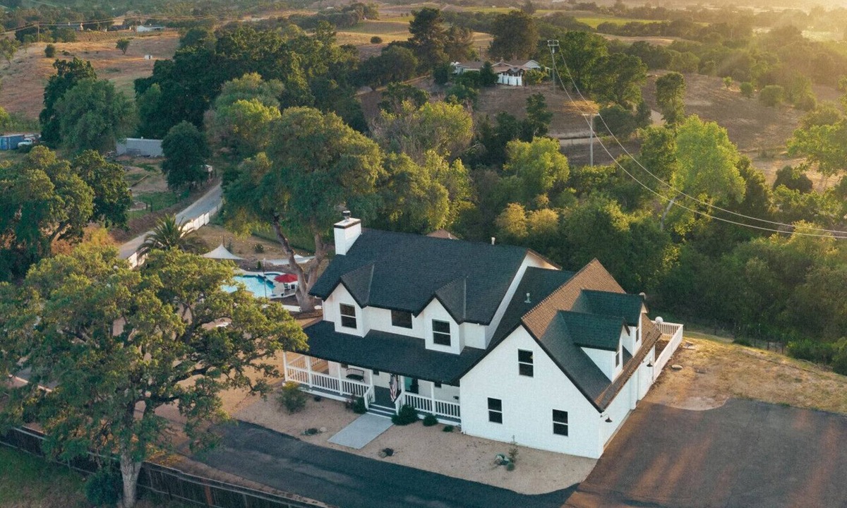 Paso Robles House | Paso Wine Country Farmhouse | Pool, Spa, Game Room