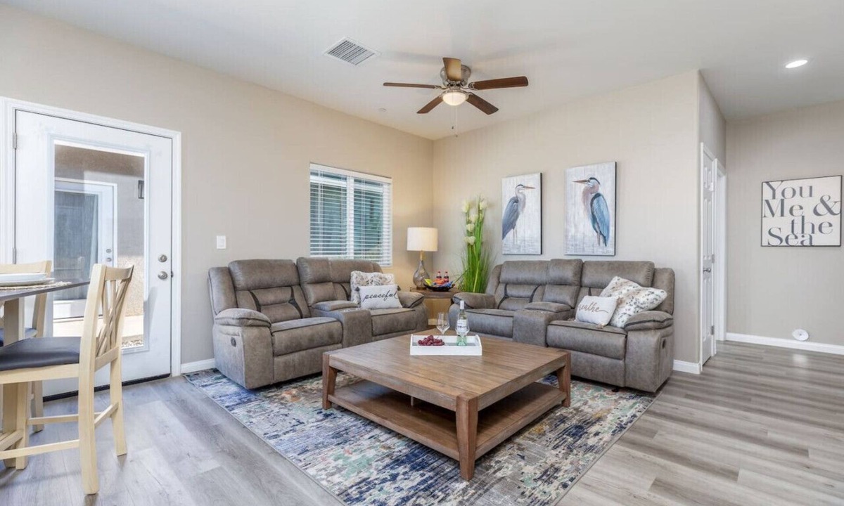 Ridgecrest Apartment | Peaceful Escape - 4 Bathrooms!