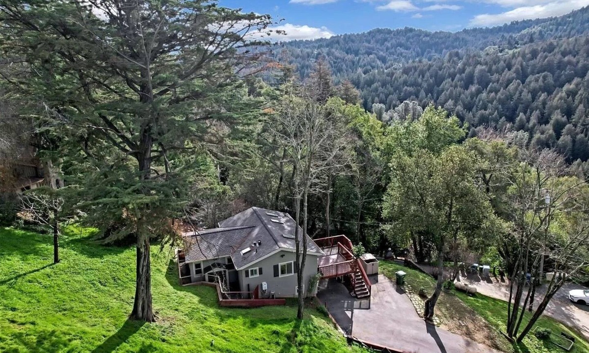 Lexington Hills House | Peaceful Guest suite in The Santa Cruz Mountains.